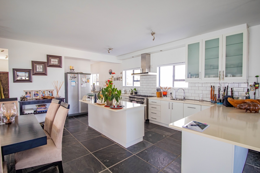 5 Bedroom Property for Sale in Yzerfontein Western Cape